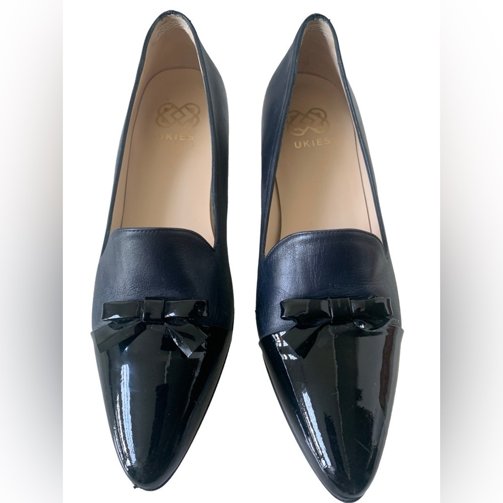 Ukies Women's Navy Blue Leather with Black Patent Leather Toe Paloma Heels